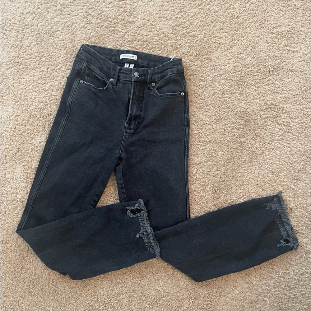 Cute black good curve jeans!